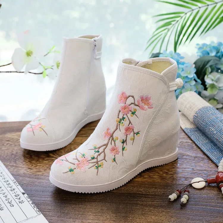 Ethnic Style Embroidered Height Increasing Insole Canvas Shoes