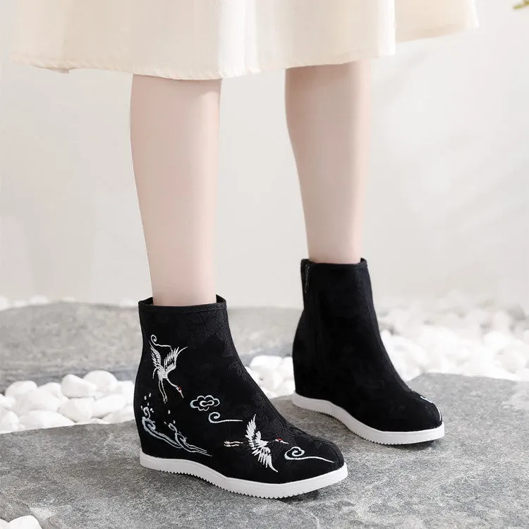 Ethnic Style Embroidered Height Increasing Insole Canvas Shoes