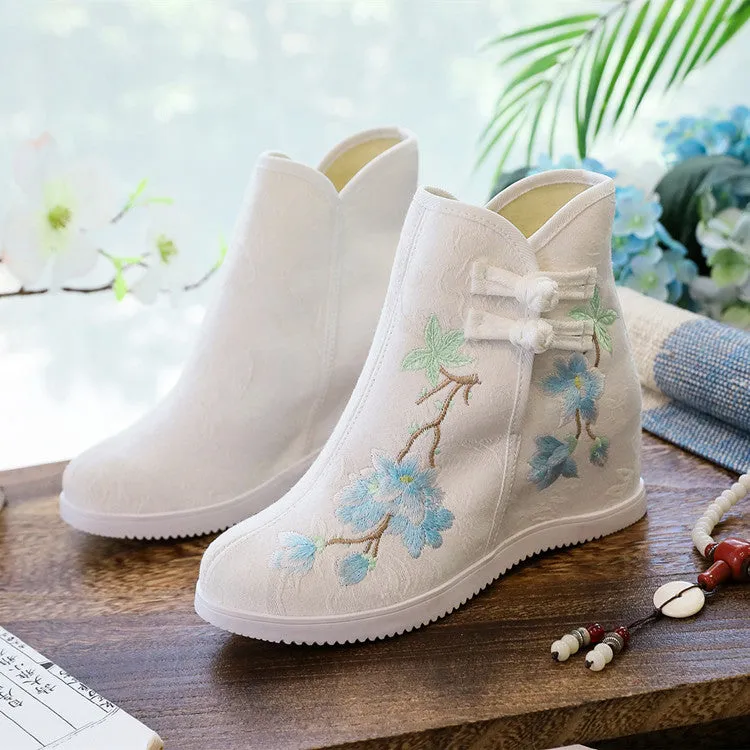 Ethnic Style Embroidered Height Increasing Insole Canvas Shoes