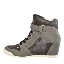 NEW Womens GUESS RAURIE Hi-Top Sneaker Sports Athletic Shoe 6.5 GRAY Stud