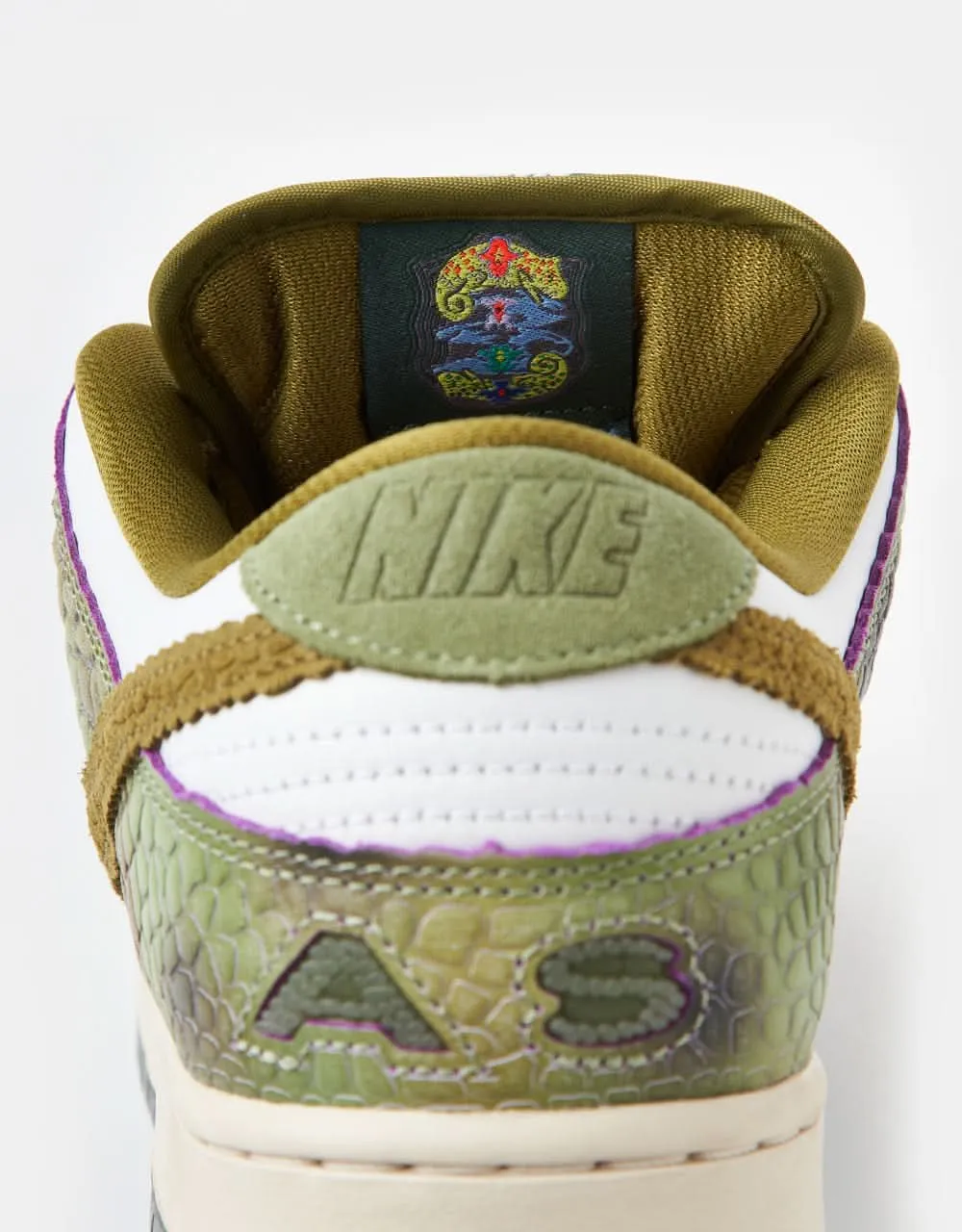 Nike SB 'Alexis Chameleon' Dunk Low Pro QS Skate Shoes - Oil Green/Desert Moss-White