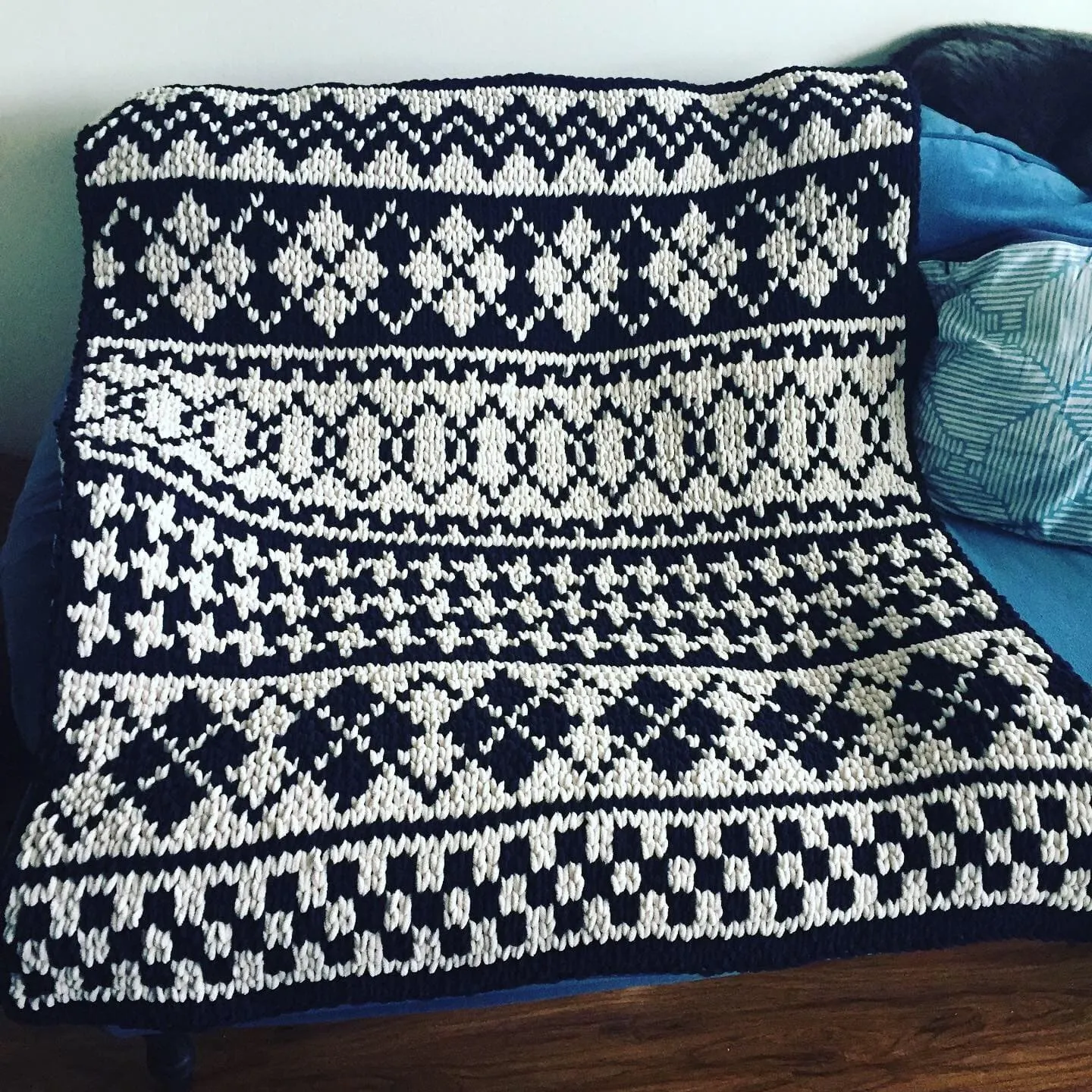 PATTERN: Preppy Vibes Scandinavian Blanket