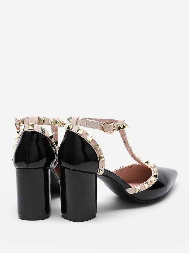 Rockstud Decorated Point Toe Heeled Shoes