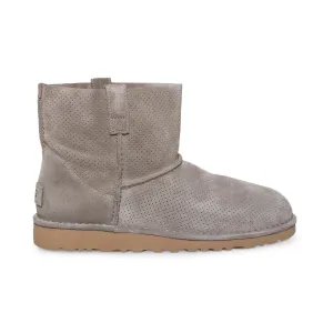 UGG CLASSIC Unlined Mini Perf Mole Boots