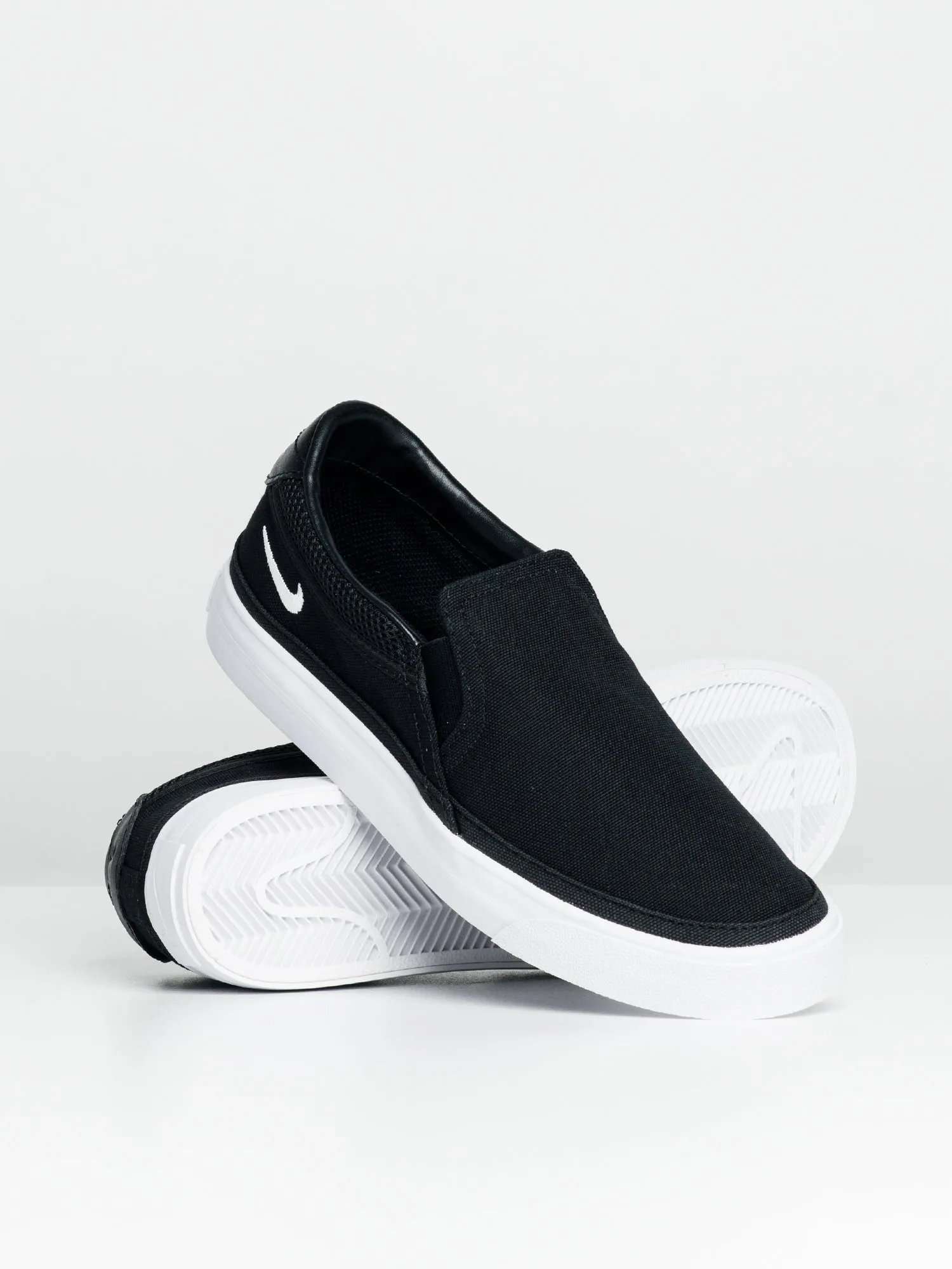 WOMENS NIKE COURT LEGACY SNEAKER - CLEARANCE